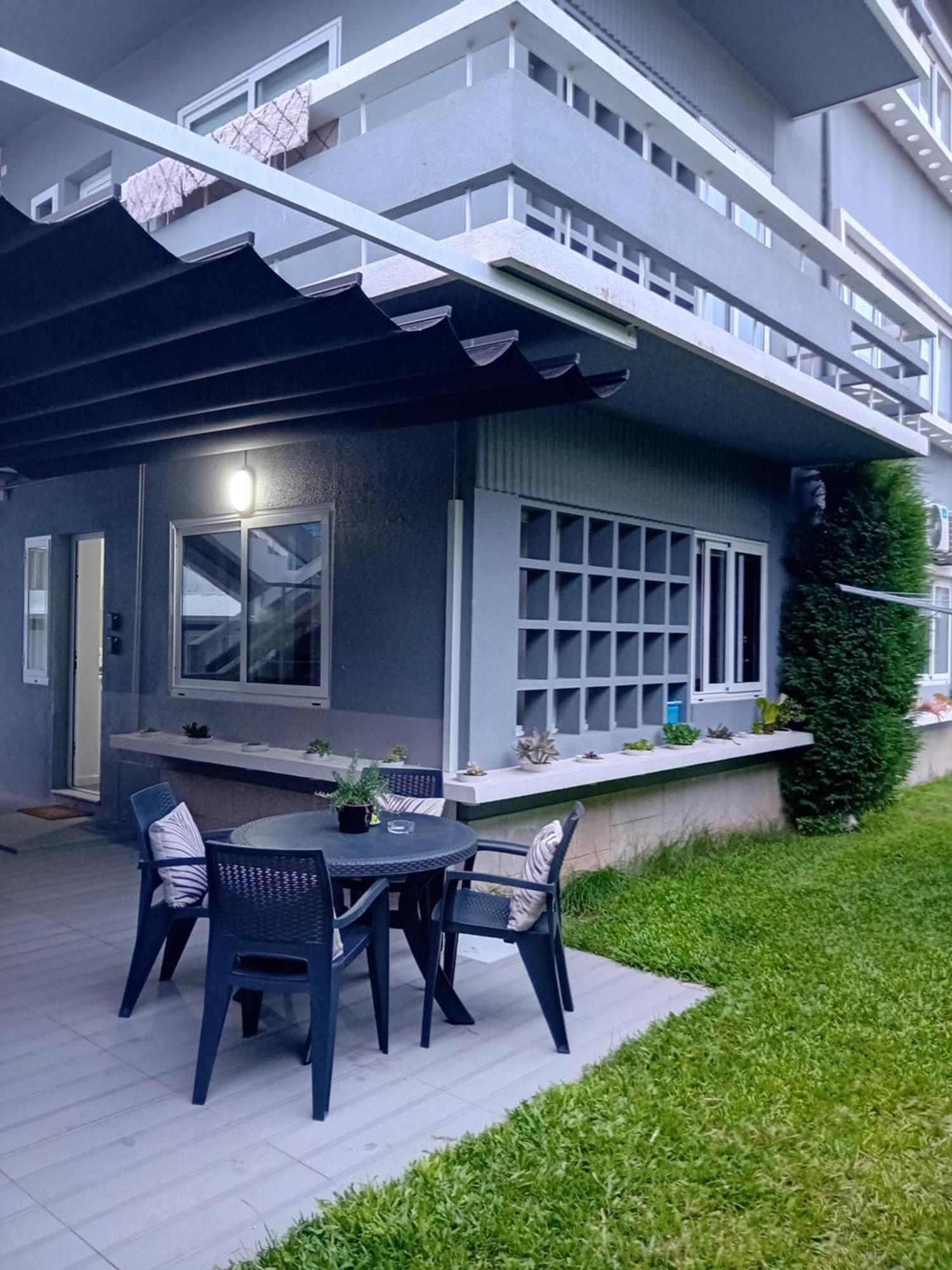 Buddies Charm Apt - Self Catering Авиеро Екстериор снимка
